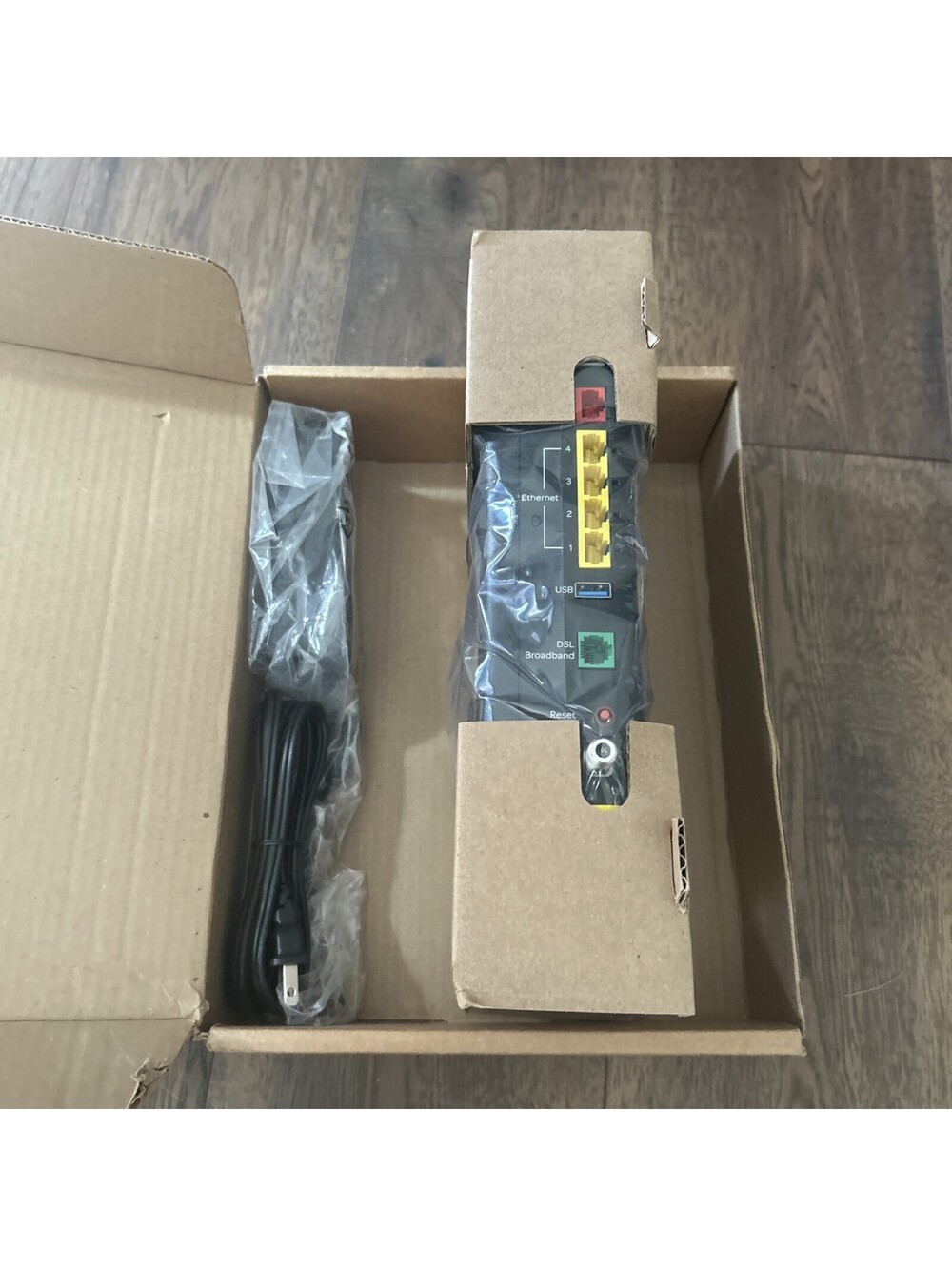 AT&T U-verse 5268AC Gateway Internet Wireless Modem Router New In Box - Picture 4 of 8